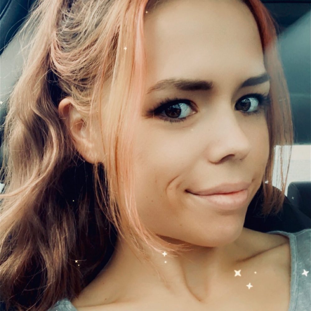 Meet your Posher, Cait